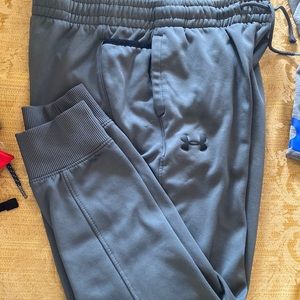 Boys UnderArmour joggers Youth XL